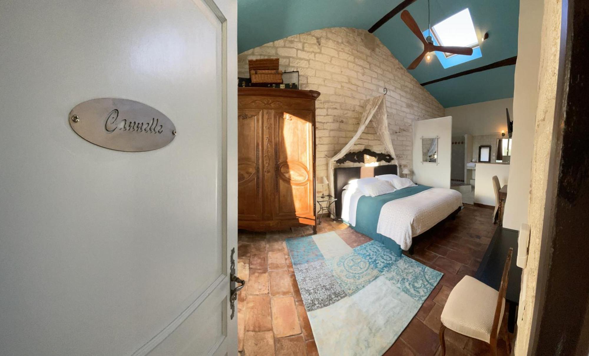L'Escampe Bed & Breakfast Saturargues Oda fotoğraf